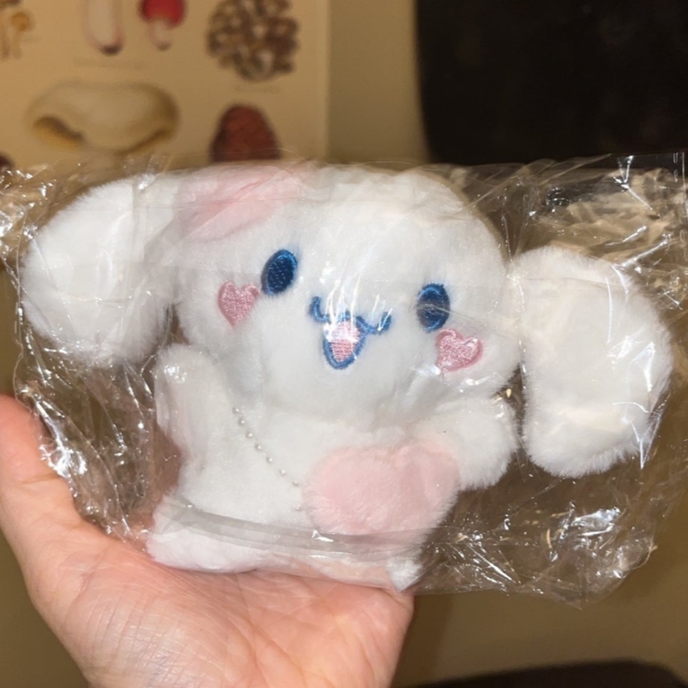Adorable Cinnamoroll keychain plush in pink NWT